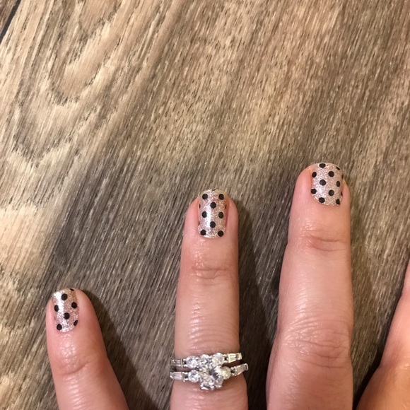 Women’s engagement wedding birthday ring - Picture 8 of 8